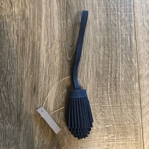 Portland Leather Tassel NWT